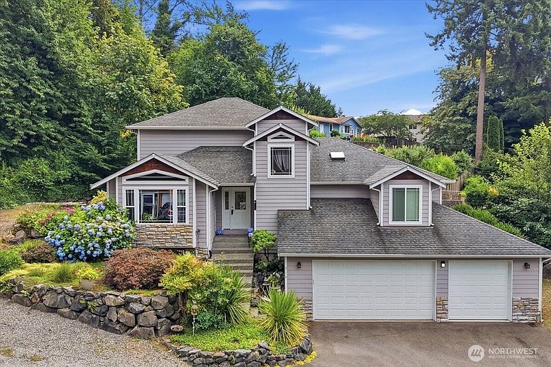 3rd image of 310 Fife Way