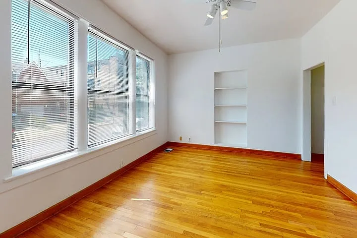 1018 E. 54th Street — Photo 28