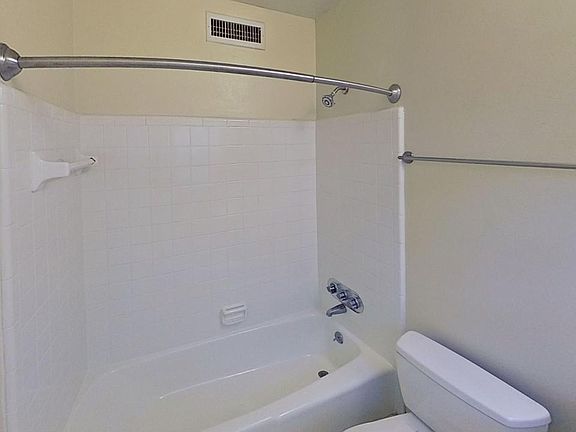 4th image of 1850 Pebble Rd #D1