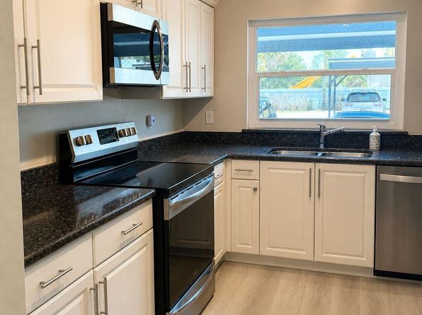 1871 SW Palm City Rd APT G401