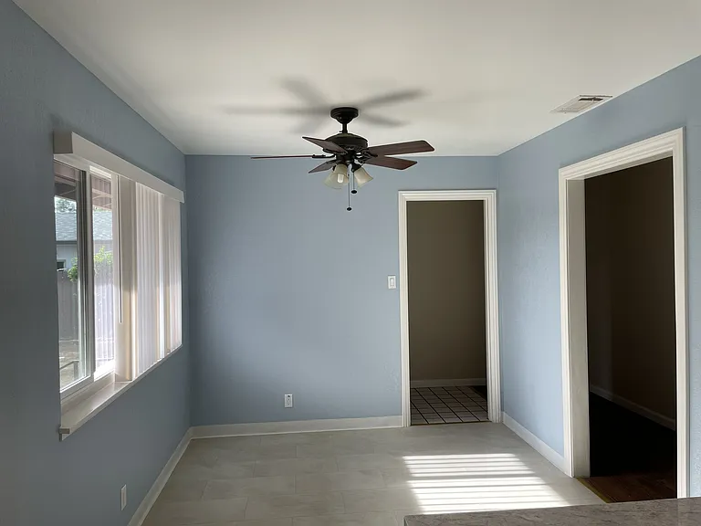 8420 David Ct — Photo 4