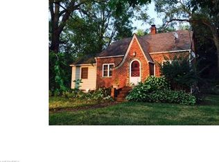 9707 Columbia Rd, Olmsted Falls, OH 44138