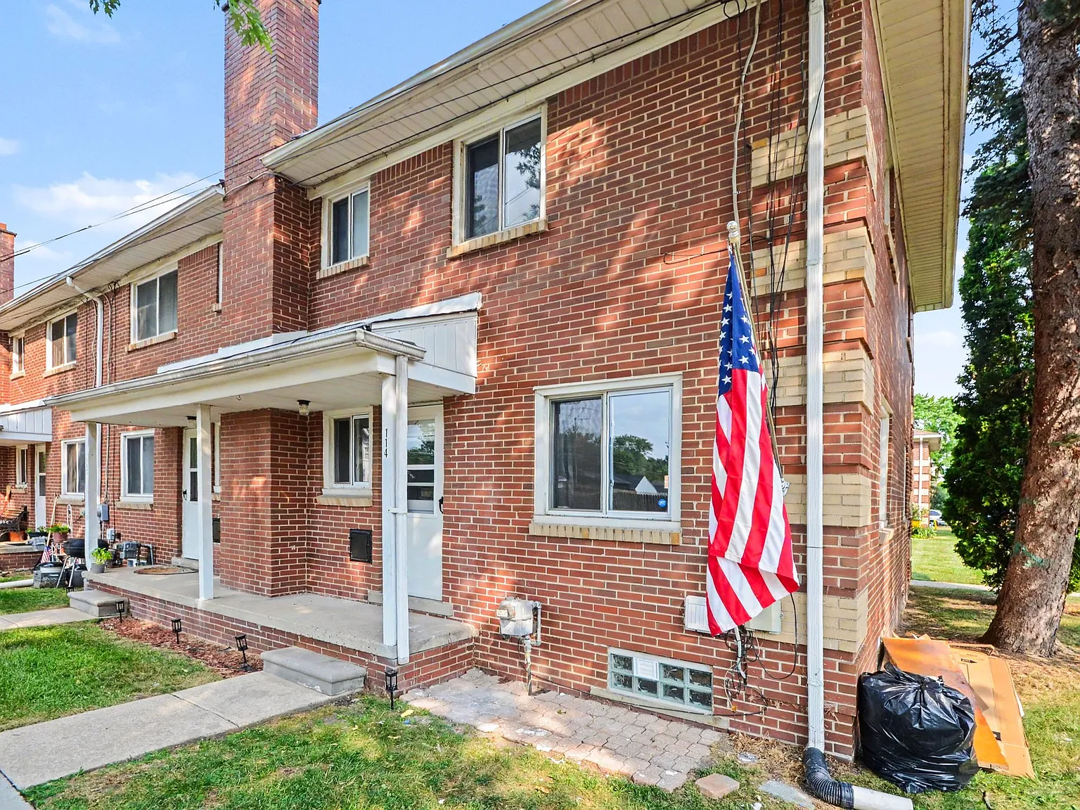 2 bed, 1000 sqft, $1,400 — Photo 3