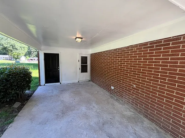 2293 Arrowwood Dr — Photo 2
