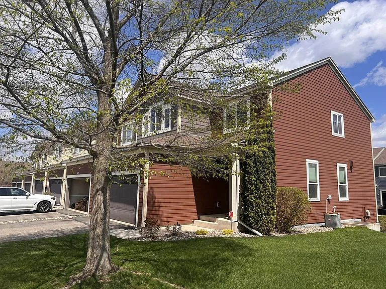 2 end townhome_05182026