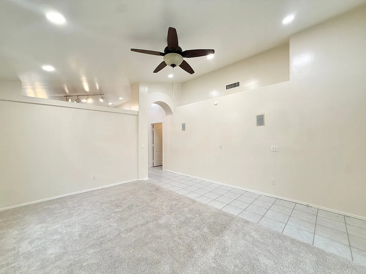 4 bed, 2.0 bath, 1810 sqft, $2,700 — Photo 4