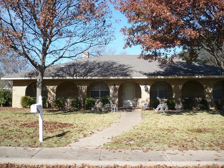 1st image of 931 Clint Smith Dr