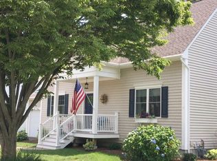 23 Carousel Dr, Riverside, RI 02915