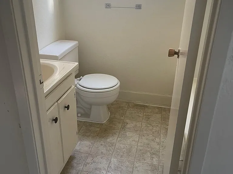 405 Marshall St #B2 — Photo 7