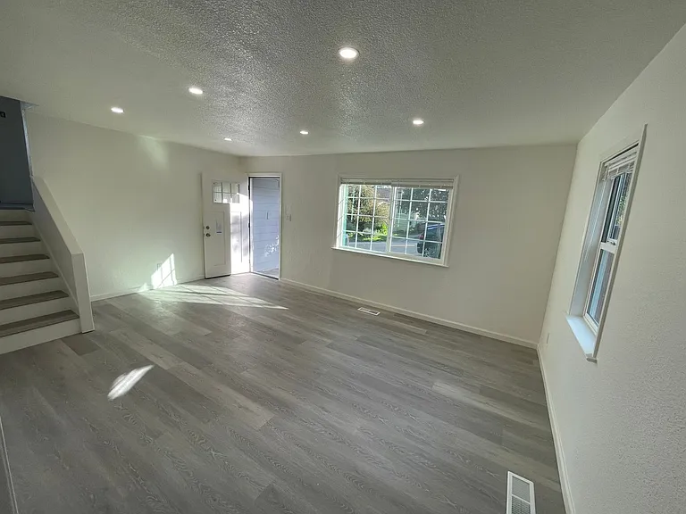 4033 La Colina Rd — Photo 6