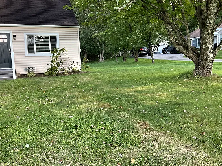 5238 Middle Rd — Photo 2
