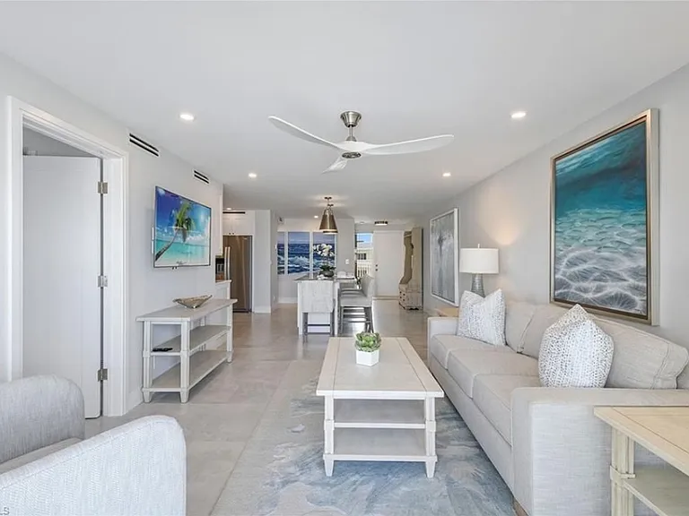 3443 Gulf Shore Blvd N #813 — Photo 11