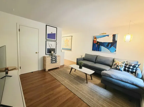 900 E Prospect St APT 3, Seattle, WA 98102