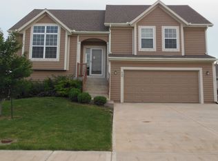 559 E Apache St, Gardner, KS 66030