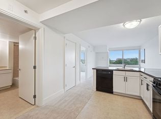 800 4th St SW APT N717, Washington, DC 20024