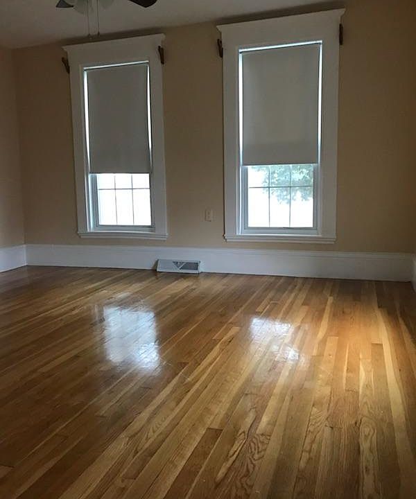 1st image of 611 Bridge St