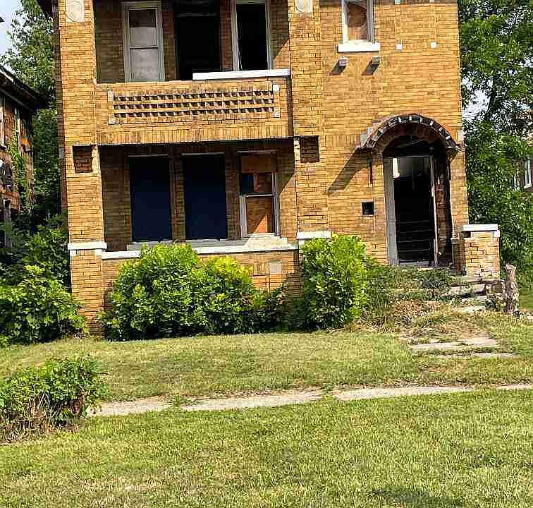 3330 Elmhurst