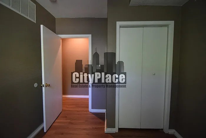 1458 W Congress Ave — Photo 12