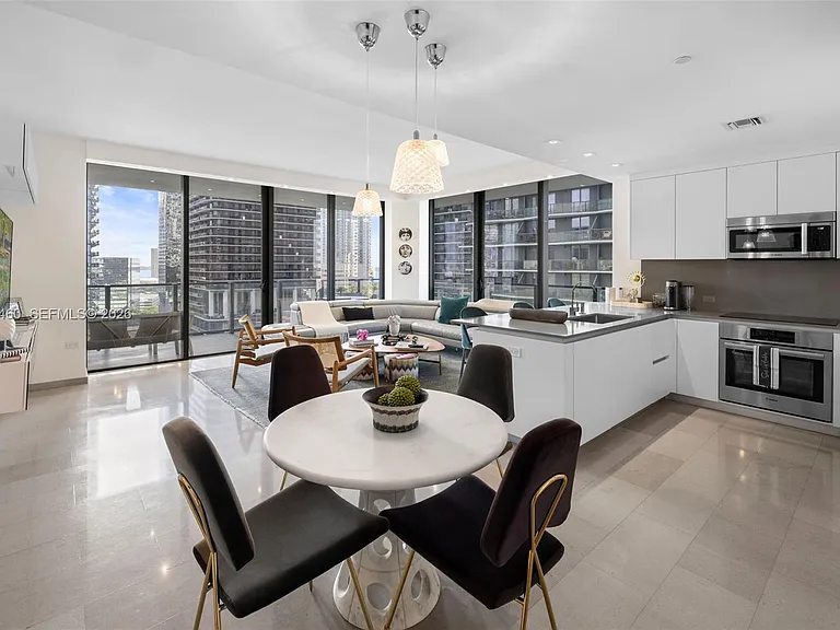 88 SW 7th St #1201 — Photo 13