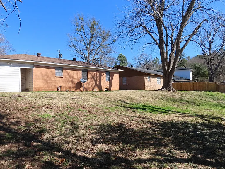 2423 Plume Dr — Photo 17