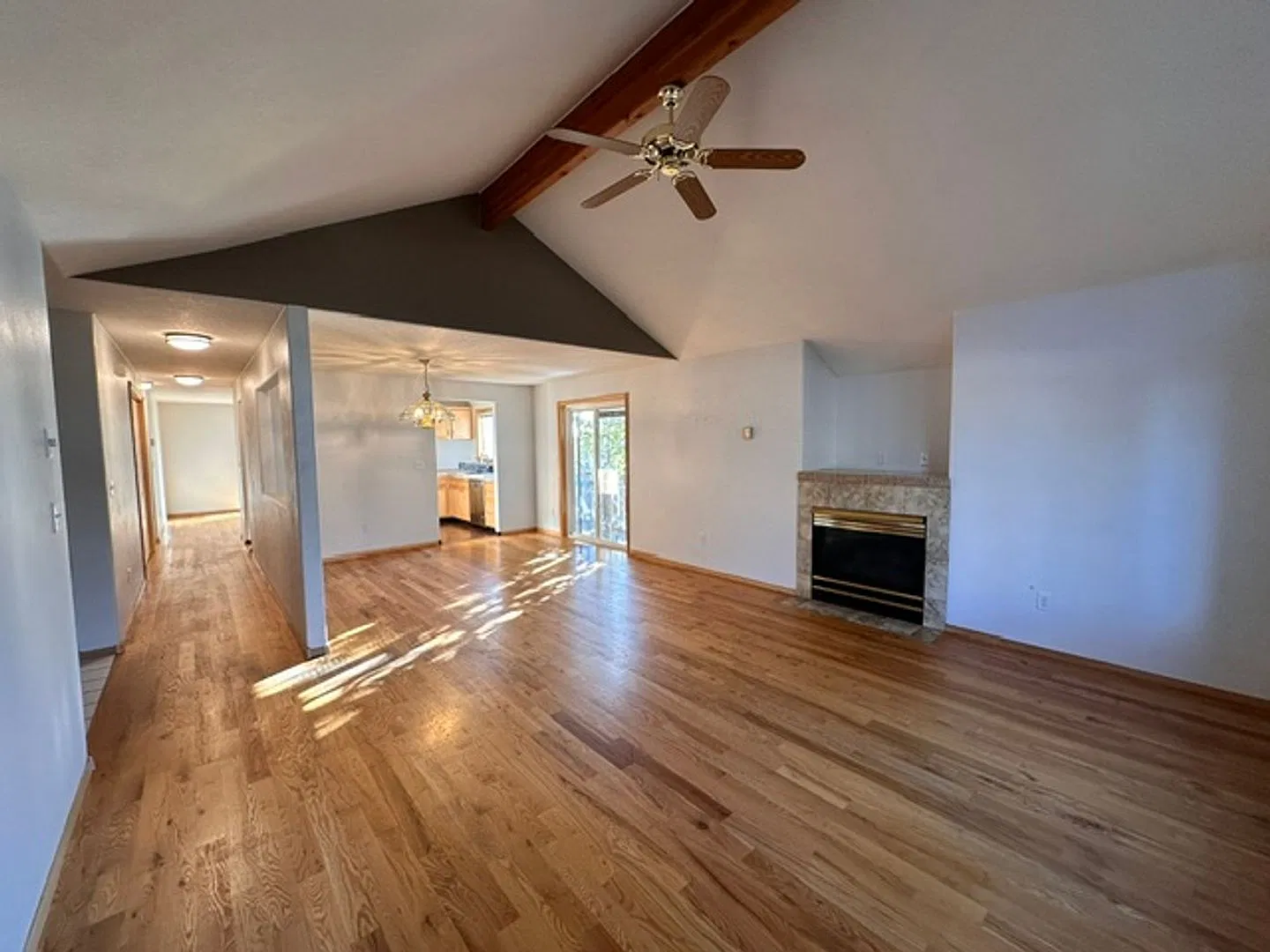 3 Bedroom / 2 bathroom Home in SW Redmond's Cascade View Community — Photo 3
