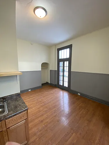 122 N Dexter St #104 Photo 1