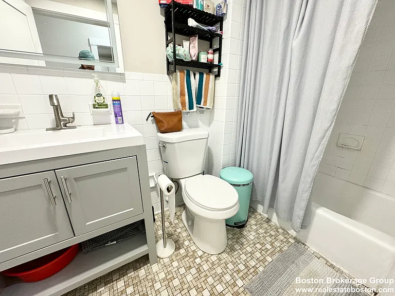 165 Gove St #3 — Photo 8
