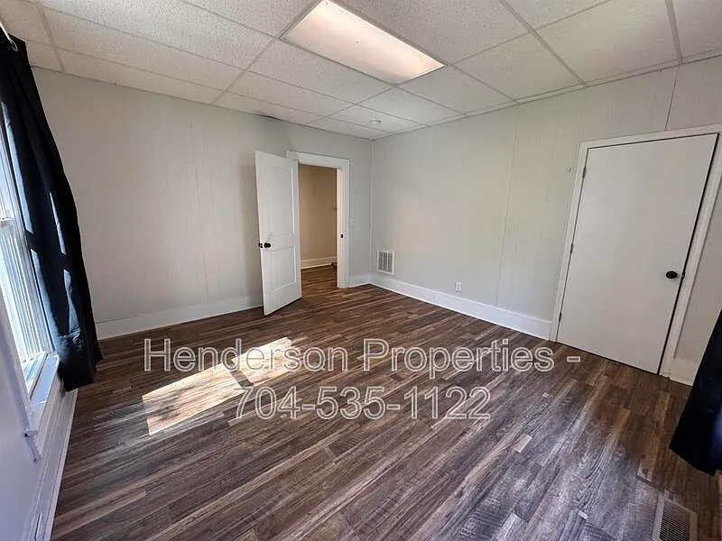 3 bed, 1.0 bath, 1347 sqft, $1,450 — Photo 4