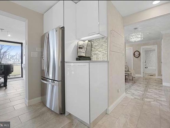 4th image of 5225 Pooks Hill Rd Suite 1