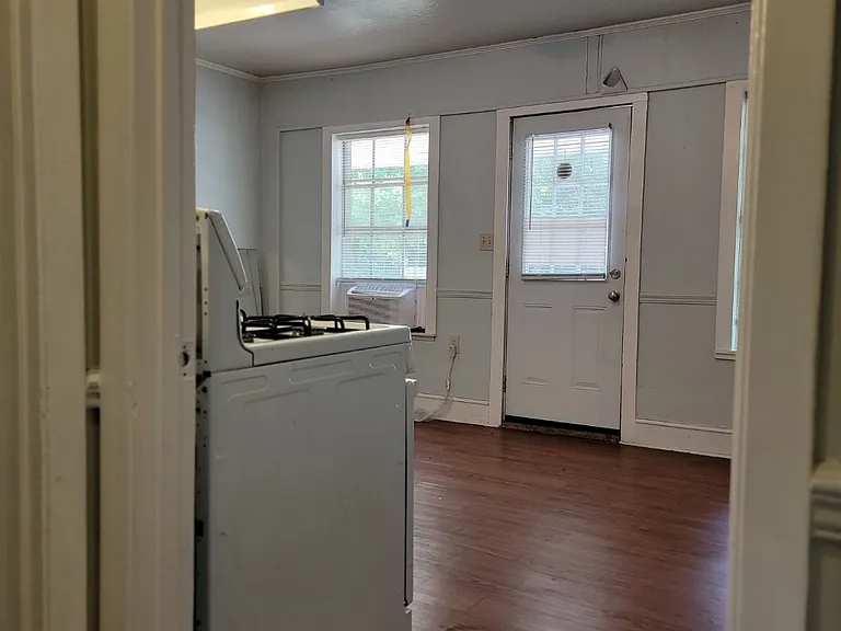 127 W 2nd Ave #A — Photo 6