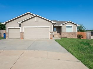 1907 E Highridge Ct, Park City, KS 67219