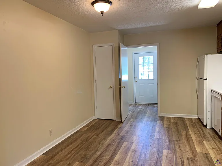 671B Country Club Cir — Photo 6