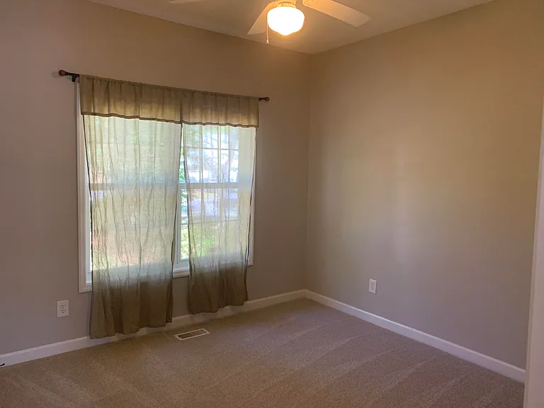 1455 Longleaf Dr E — Photo 11