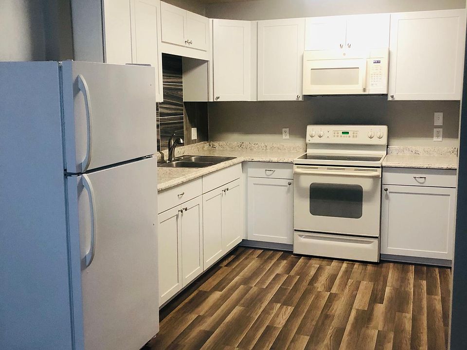 1st image of 2506 W Stroud Ave APT 202