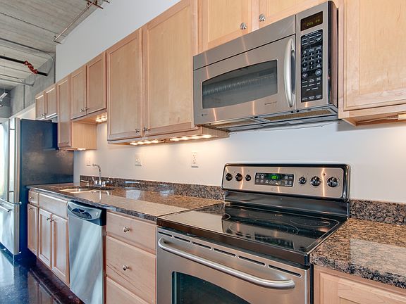 5th image of 423 Saint Pauls Blvd Unit 4B