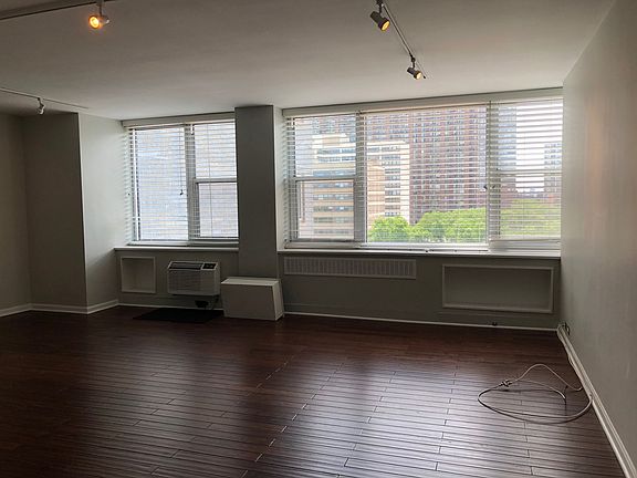 4th image of 4250 N Marine Dr APT 910
