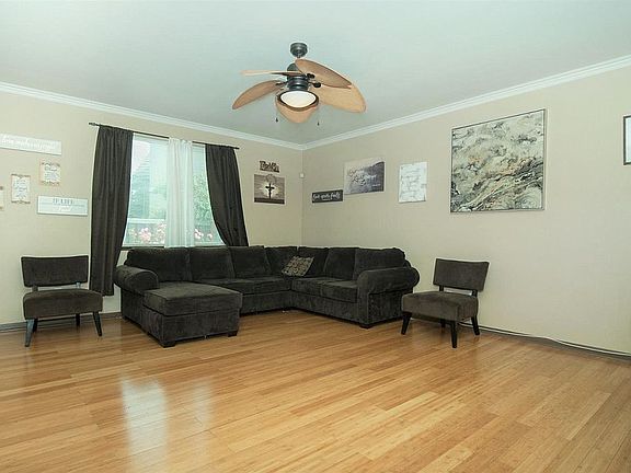 4th image of 1073 Barnsbury Ct