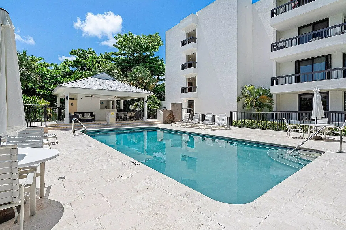 3 bed, 3.0 bath, 1679 sqft, $4,500 — Photo 4