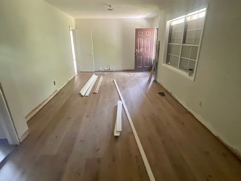 1032 Stuart St — Photo 2