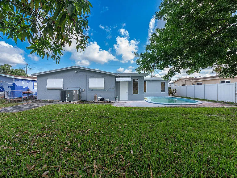 3400 NW 39th Ave — Photo 38
