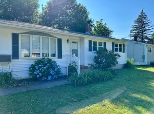 11 Coakley Rd, Portsmouth, NH 03801