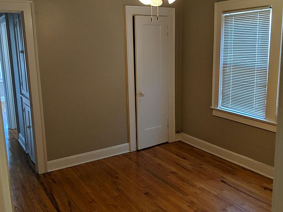 4th image of 5003 Wyandotte St #2