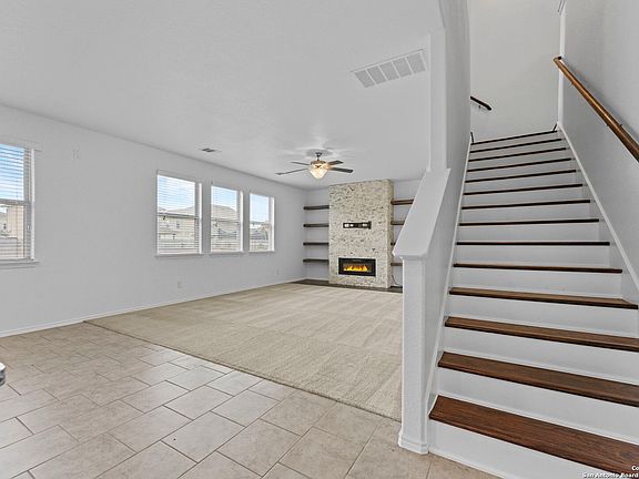 5th image of 10418 Queensland Way