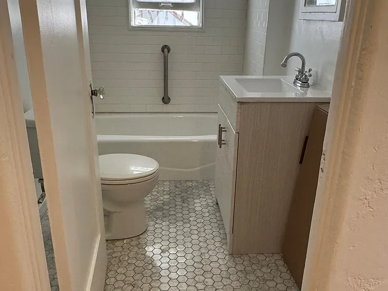 1132 N Vista St #1 — Photo 11