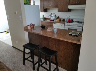 430 Pleasant Run Dr APT E, Wheeling, IL 60090