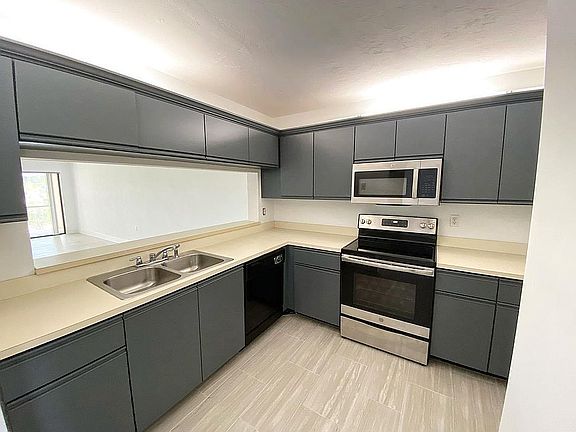 5th image of 1208 Commonwealth Cir #J-102