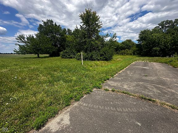 3rd image of 300 South Dr