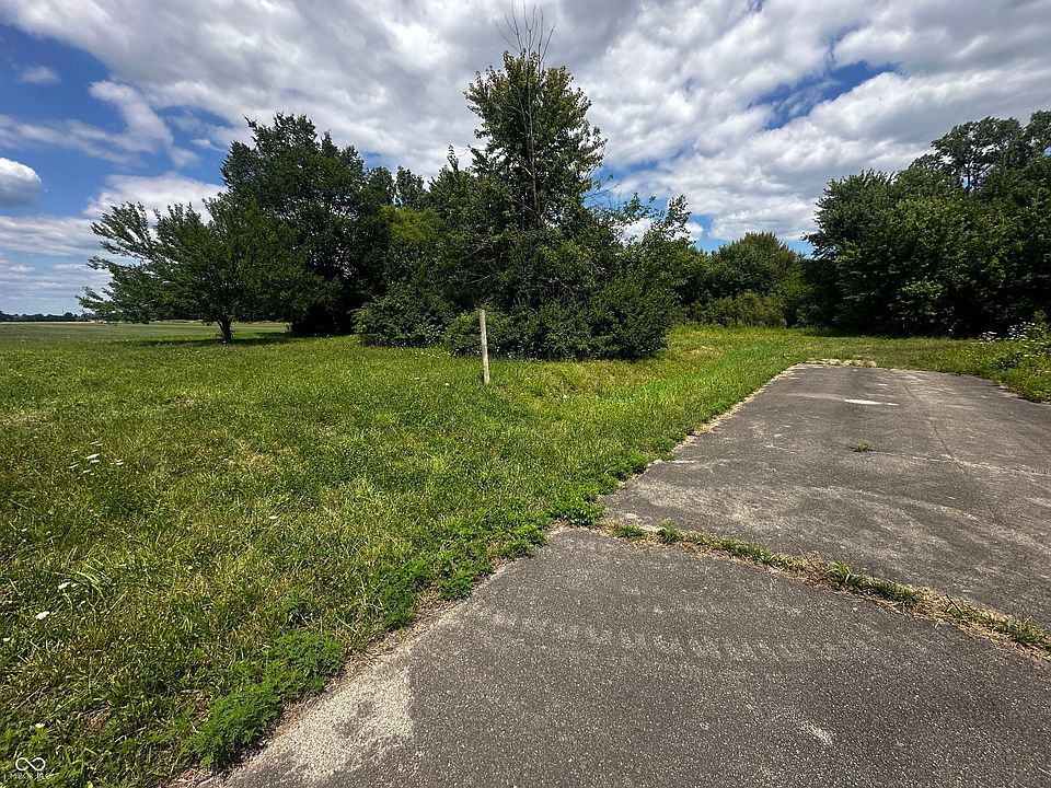 1st image of 300 South Dr