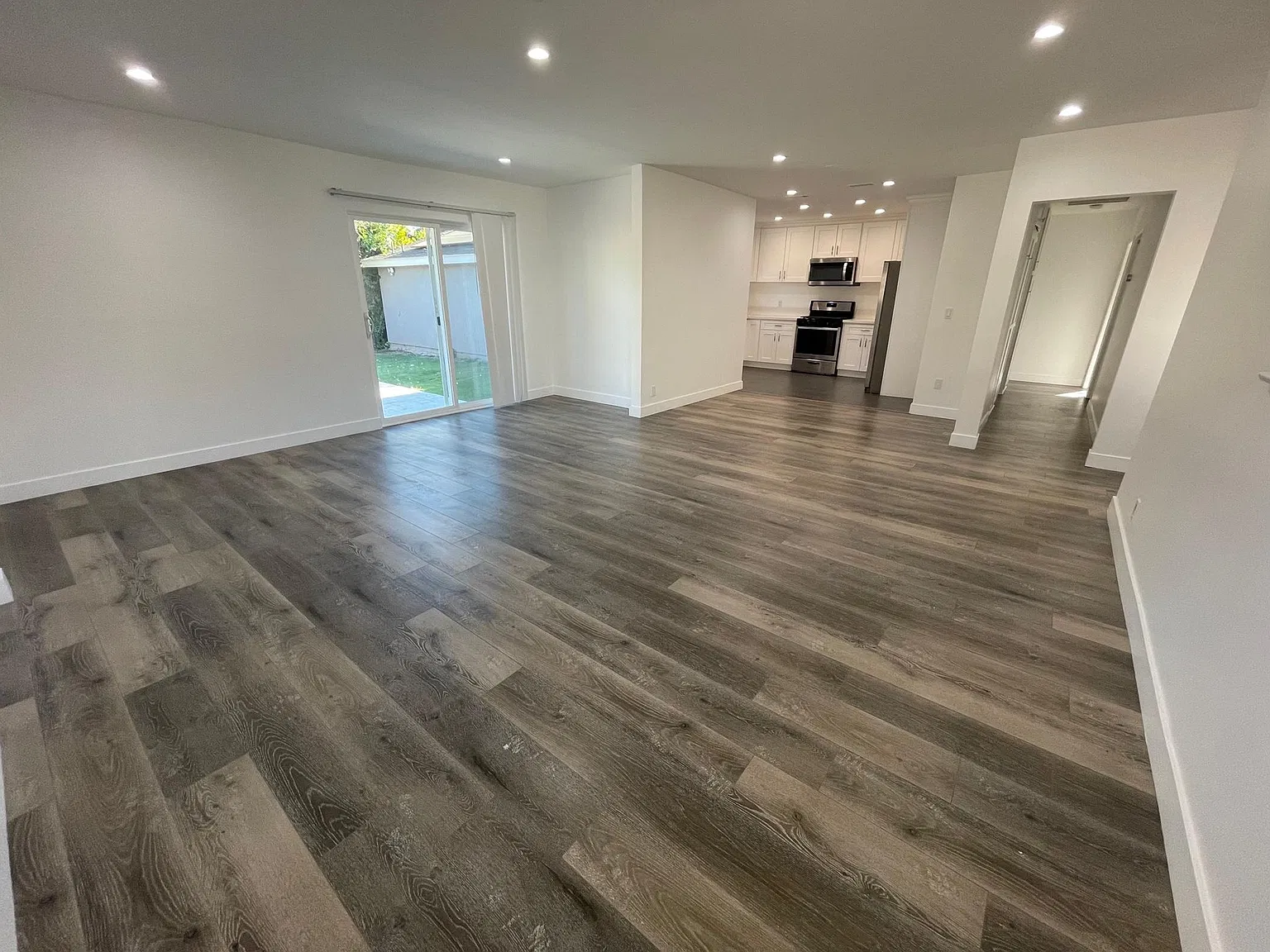 3 bed, 1350 sqft, $3,800 — Photo 2