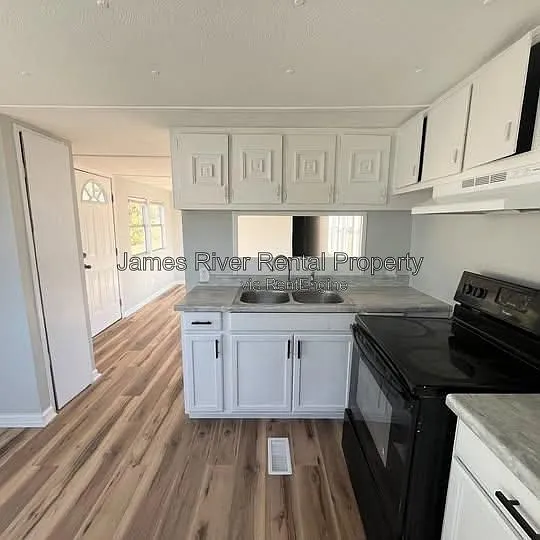 5131 Boonsboro Rd #19 — Photo 4